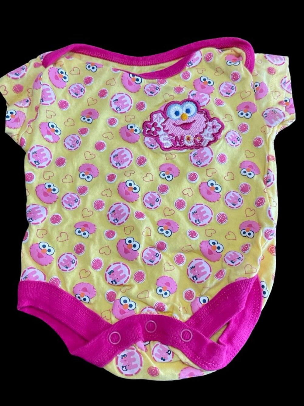 👣 10/$25 - Yellow/Pink Elmo Print Onesie w/ Embroidered Applique